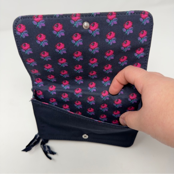 Vera Bradley Quilted RFID All-In-One Wallet Navy Blue Quilted Floral NO STRAP - Picture 13 of 16